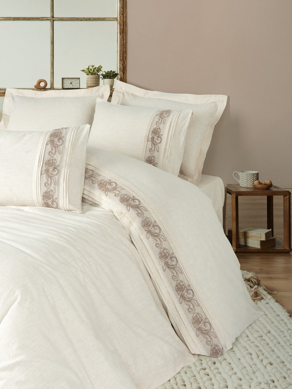 Floro - Brown Cream