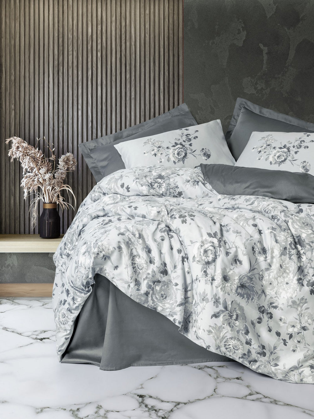 Moale - Grey