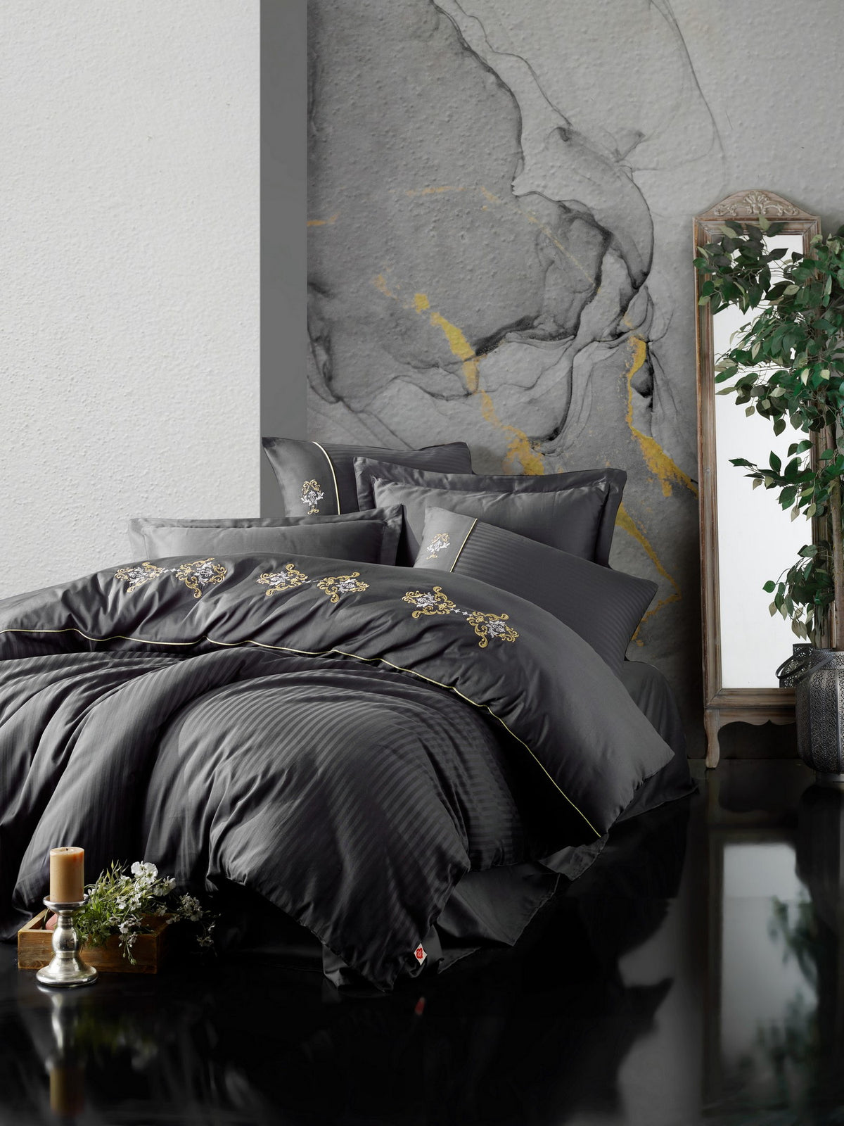 King - Anthracite - Anthracite Gold White
