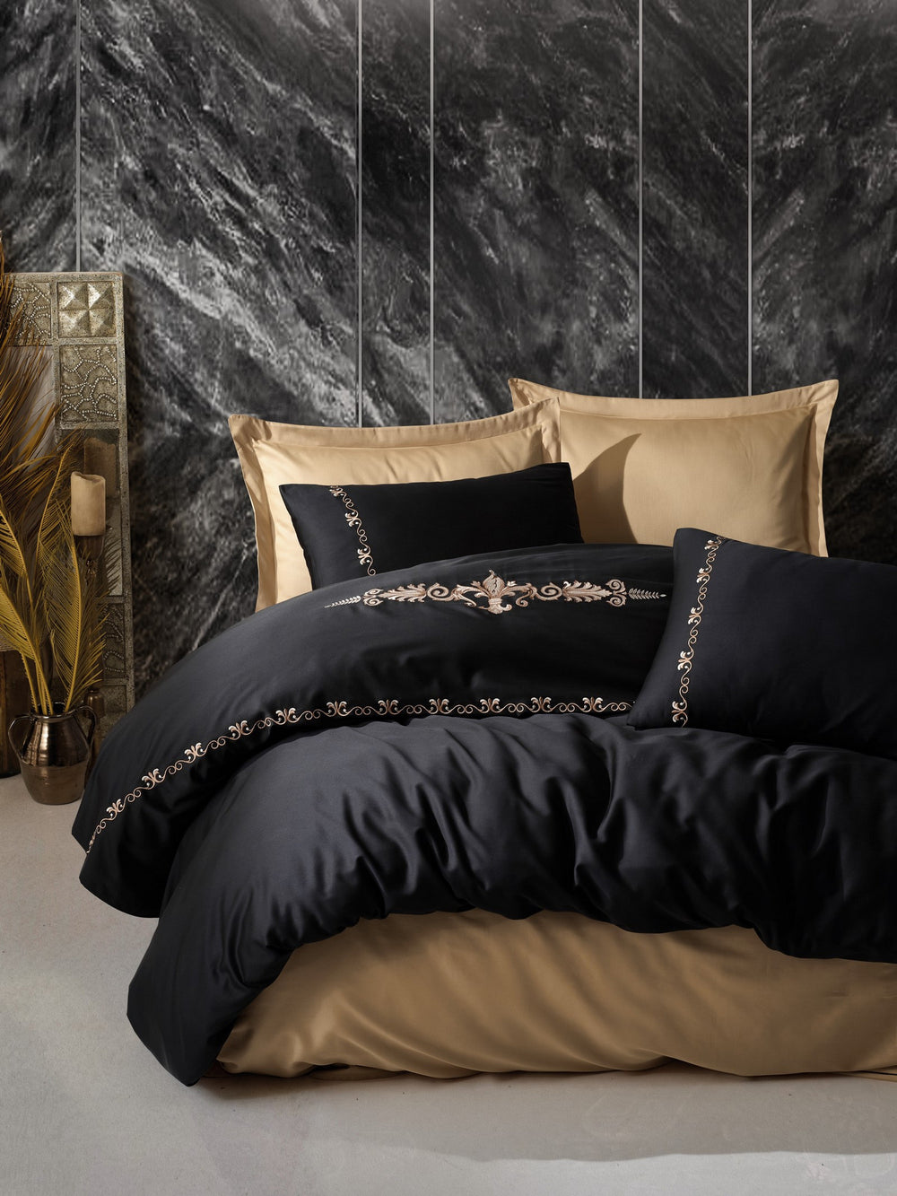 Gloria - Gold - Black Gold