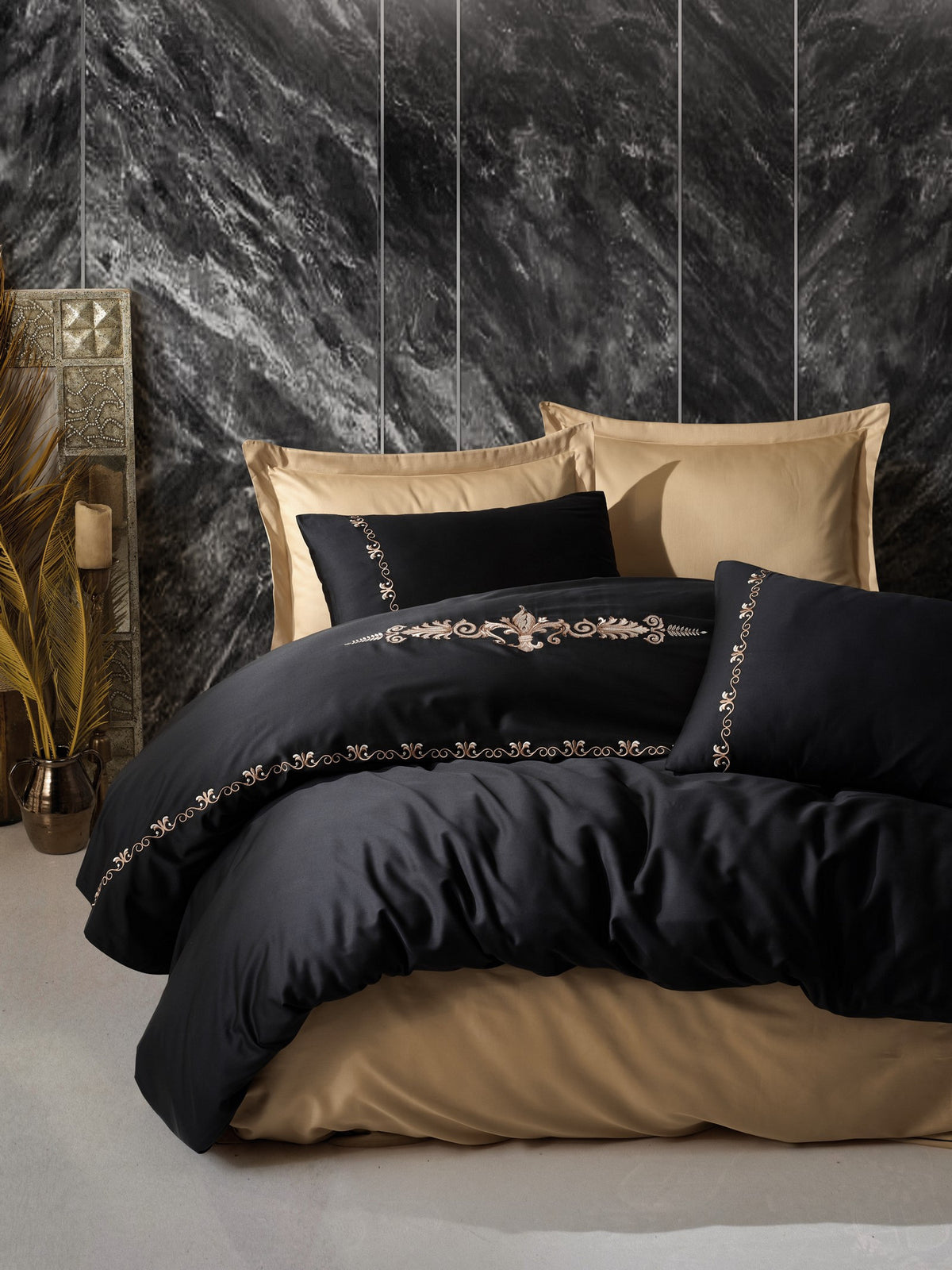Gloria - Gold - Black Gold