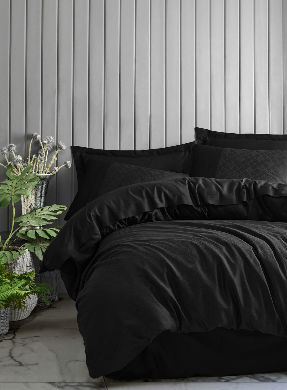 Dama - Black