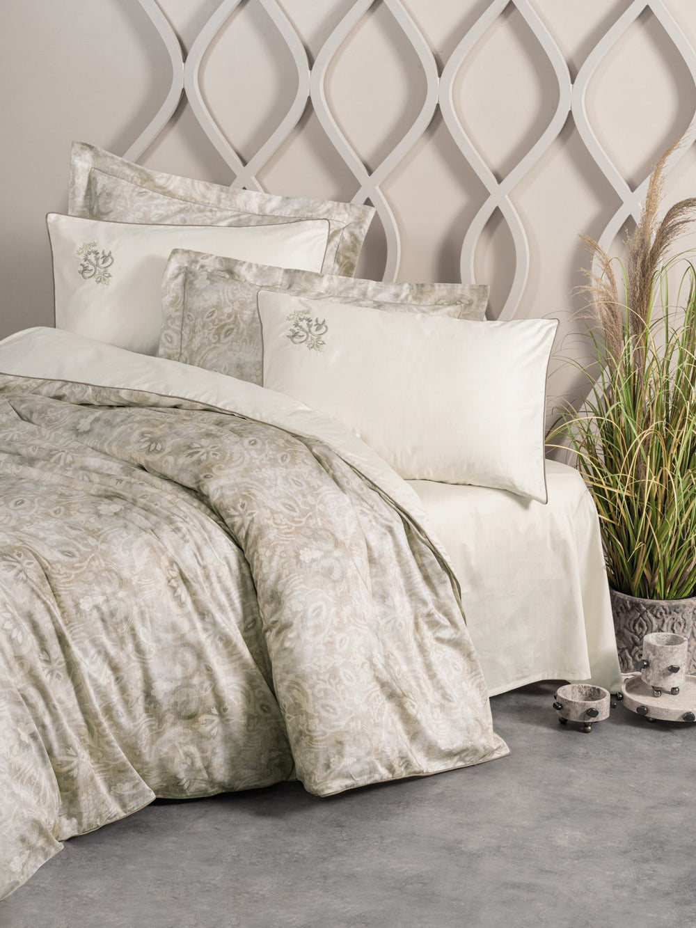 Beatrix - Beige - Beige Brown