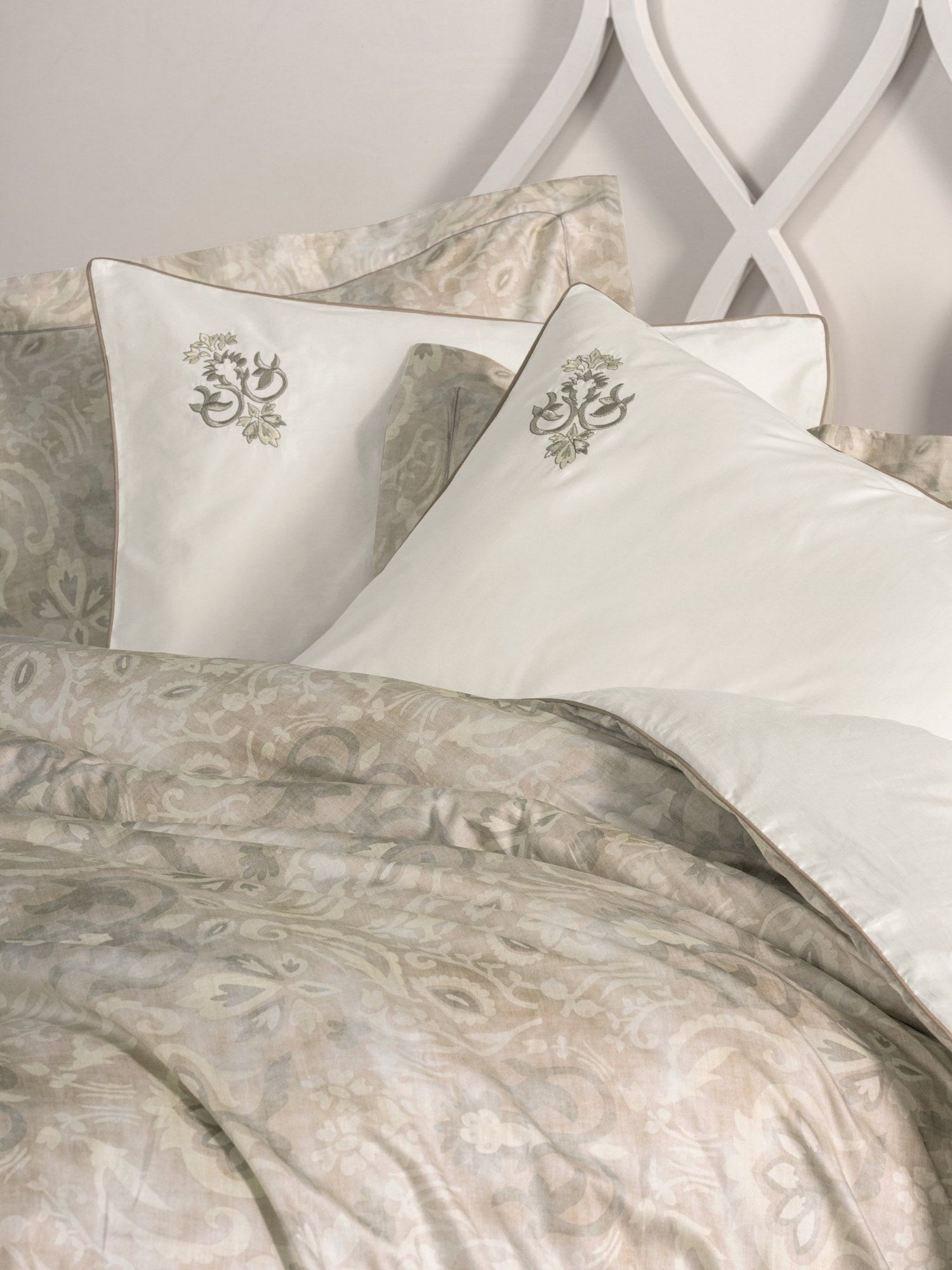 Beatrix - Beige - Beige Brown