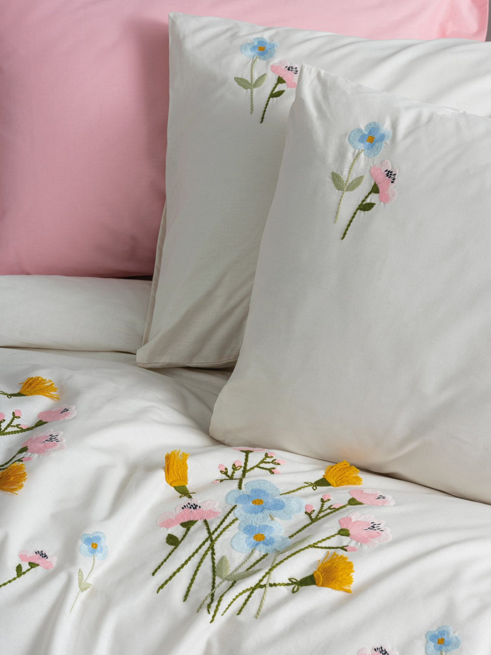 Delbin - Pink - Pink White Blue Yellow