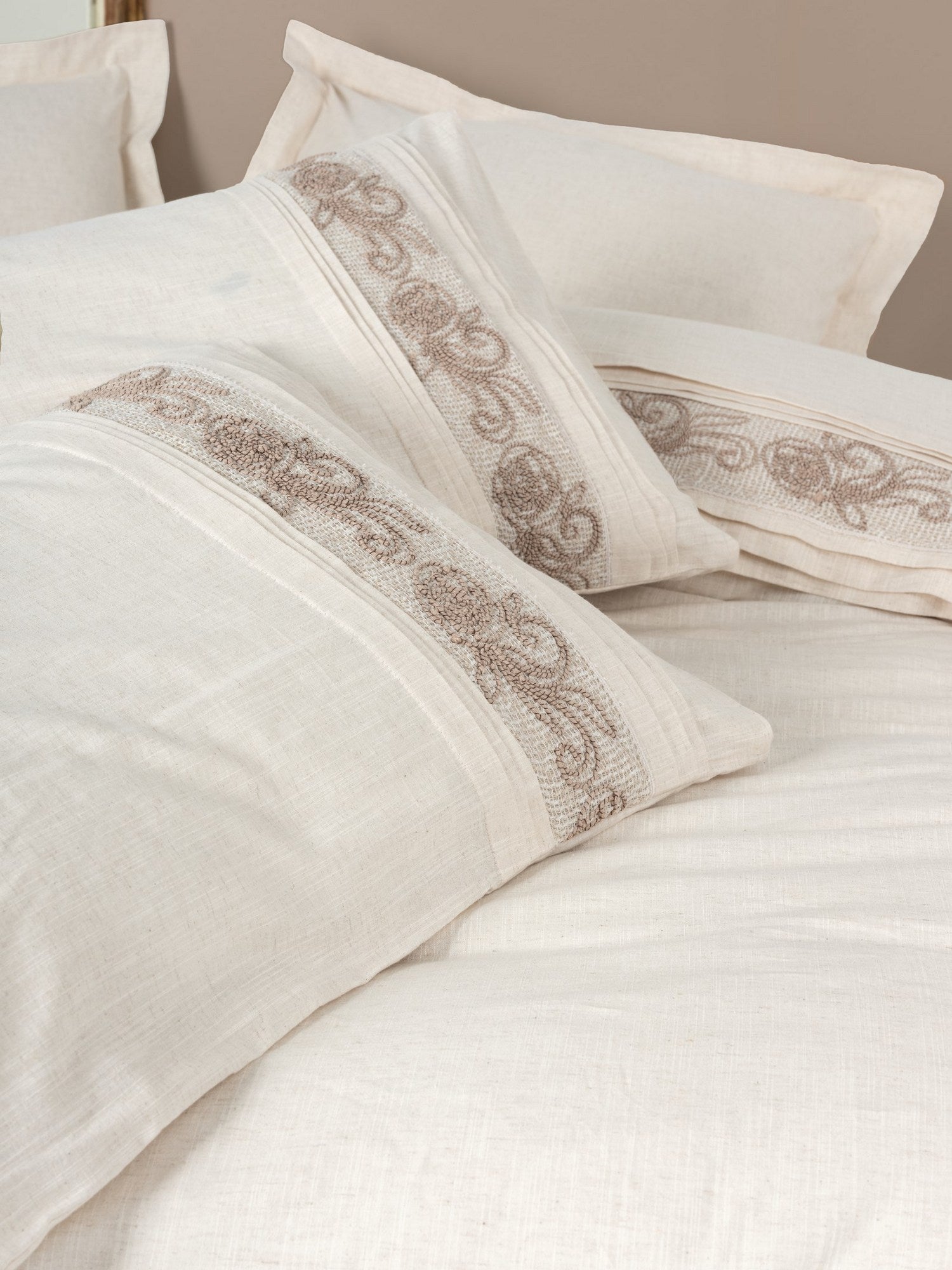 Floro - Brown Cream