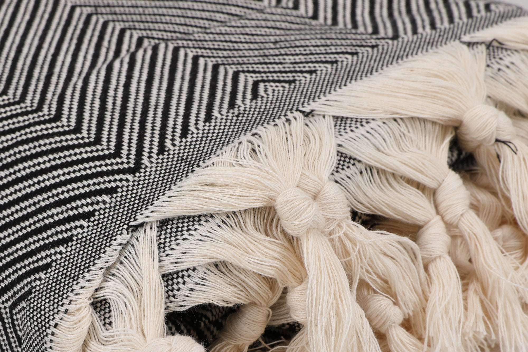 Trendy - Black (230) - Black White
