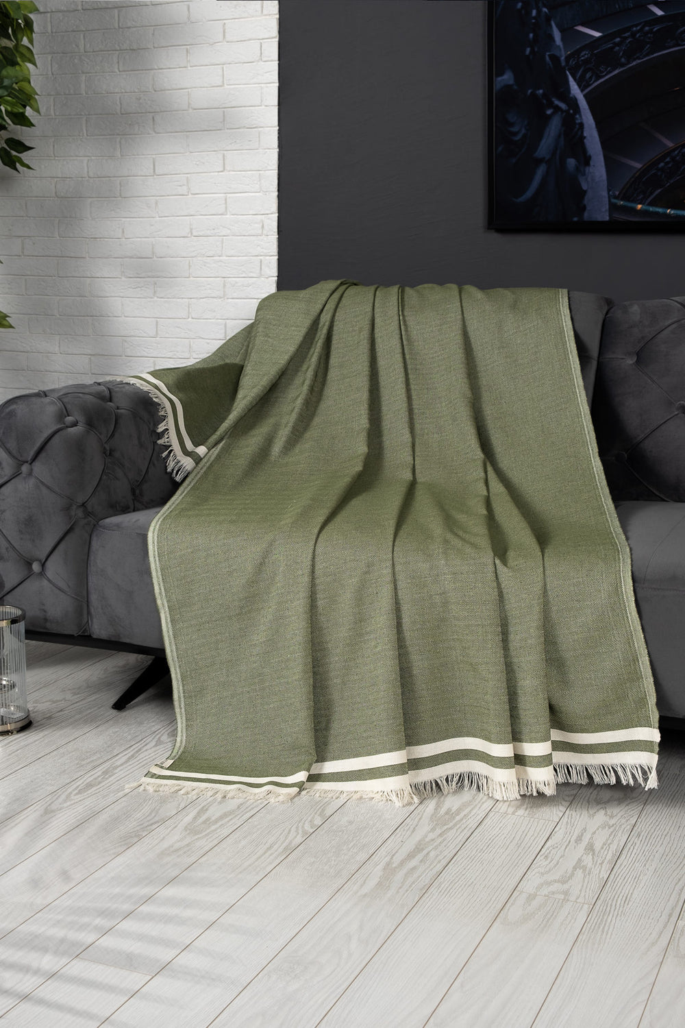 Alinda - Green (170 x 300)