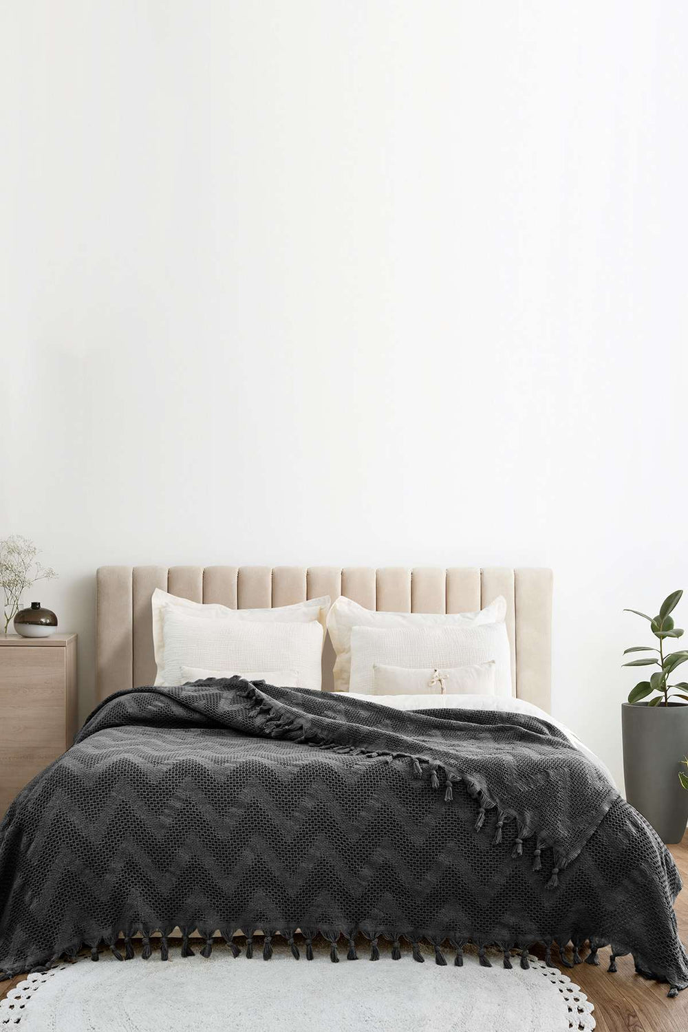 Naomi - Anthracite