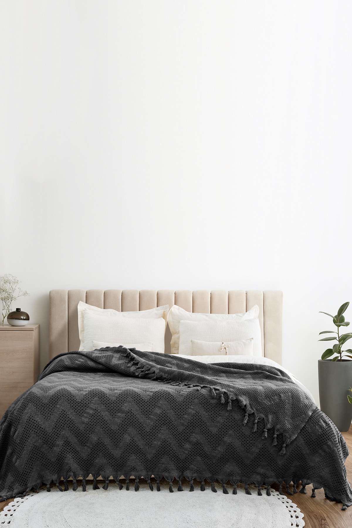 Naomi - Anthracite